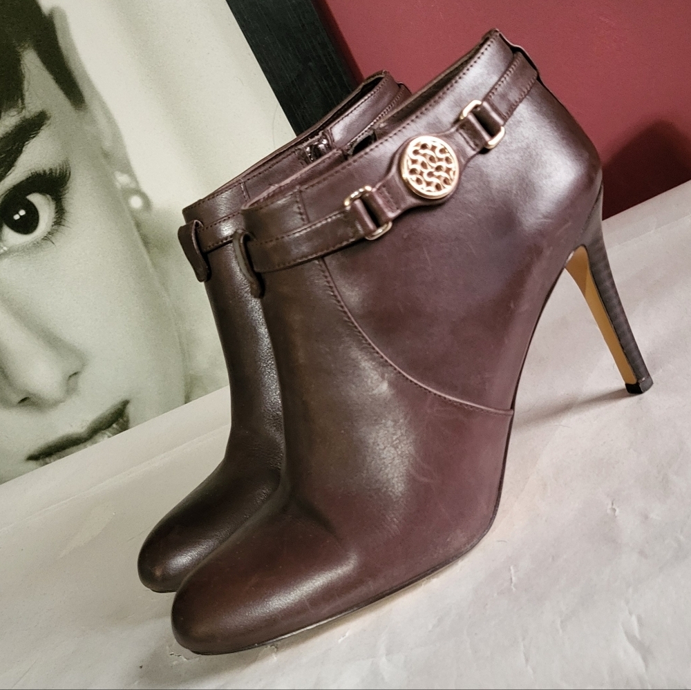 WOMANS COACH BROWN LEATHER ANKLE BOOTS SZ 8.5